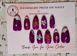 Floral Press-On Nail Set