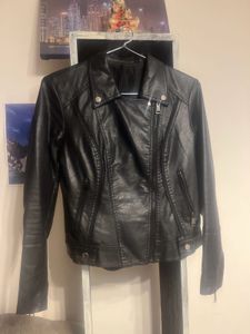 Chic Black Faux Leather Biker Jacket