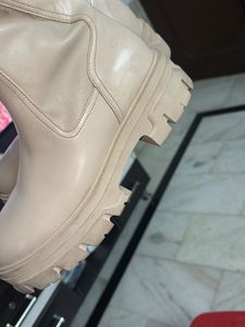 H&amp;m Creamy Platform Boots