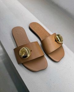 Loewe Flats