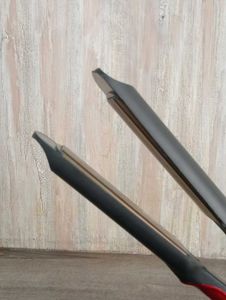 Stylish Salon Style Red-Black Hair Straightener