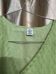 Chic Green Patterned Tunic Top
