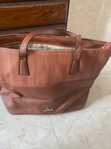 New Lavie Handbag With Multiple Pockets