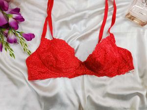 🇳🇿💫🎀 Triumph Red Lace Bra