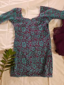 Kurthi Set With Patiala Pant