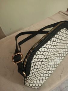 Body Crossover Sling Bag