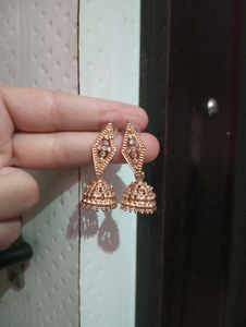 Jhumkas With 6 Studs Pair