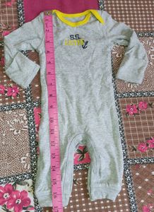 Carters Body suit for new born