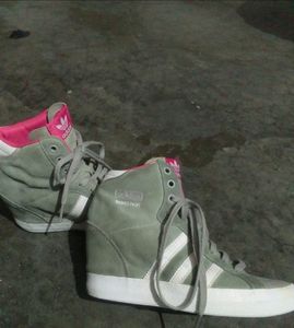 Authentic Adidas Baseball Shoes