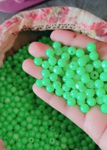 600 Pics Diy And Crafts Green Beads
