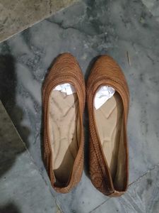 Ethnic Tan Juttis unused