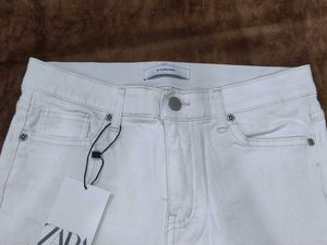 le CORMANG White Raw Hem Jeans