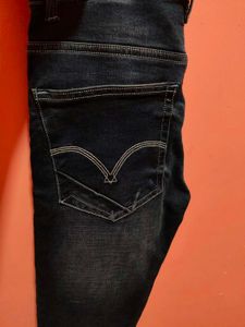 Men Straight Fit Mid Rise Blue Jeans Size 28