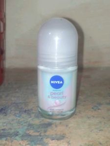 Nivea Pearl & Beauty Deodorant