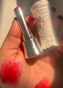 flower knows lipstick