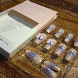 Press On Nail Set (12 pcs)