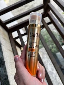Lakme Sun Expert 1% Nia-VIT C Sunscreen, SPF 50 PA