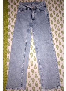 Light Wash Straight Fit Jeans