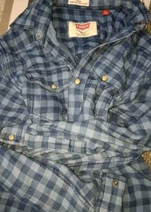 Levi&#39;s hirt.