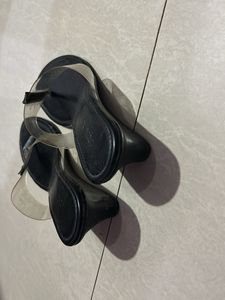 Mochi Black Wedges