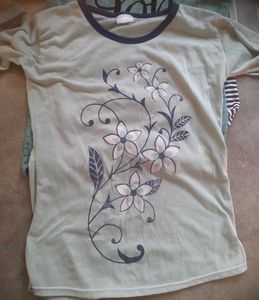 (6)Bundle of Cute T Shirt S- With 🎁