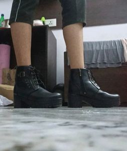 Y2k Black Boots ⛓️✨