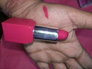 9 Makeup Products Combo