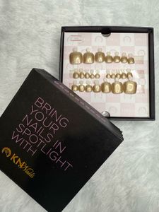 (Sale) Golden Press On Nails 4 Ur Toes- Legs