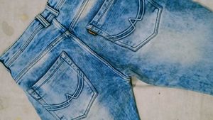 A New Jeans Which Can Be Wear by Both Girl/Boy