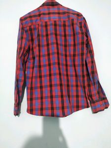 Man&#39;s Red Check Shirt