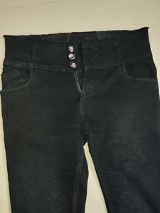 Black Skinny jeans