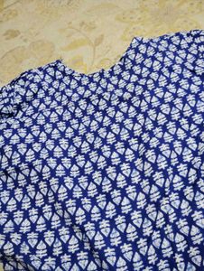Blue &amp; White Printed Short Kurti