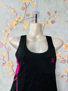Sporty Black Top With Bra Attached