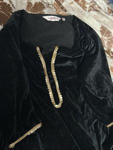 Velvet Biba Kurta set with leggings Detail