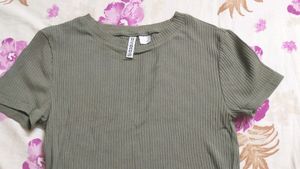 H&M Cropped Tee