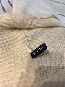 Cream Zip-Up Knit Sweater