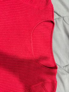 Red Ribbed Crop Top