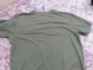 Men&#39;s Green T-Shirt