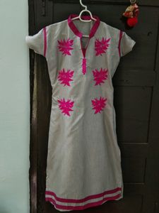 Thread-work Kurta