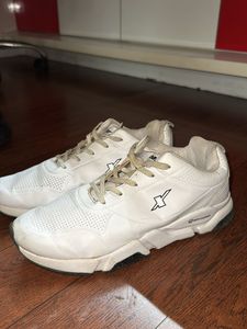 White Casual Shoes (UK9)