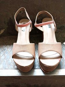 Heels 👠  Only One Soul Is Torn