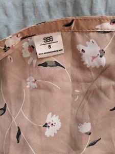 Cute Buttoned Crop Top