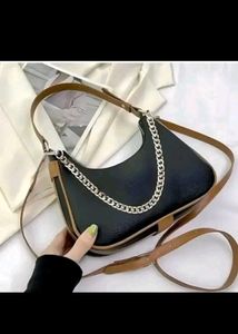 ❣️Chic Shoulder Bag with Chain Detail❣️