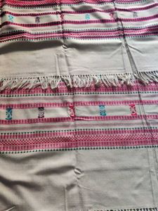 Elegant Ethnic Shawl in woolen style