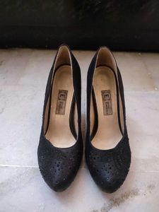 vintage rose embroidered emerald Goth pencil heel