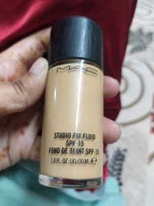 MAC Studio Fix Fluid SPF 15