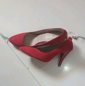 Trendy Heels 👠 Buy It U Won&#39;t Regret