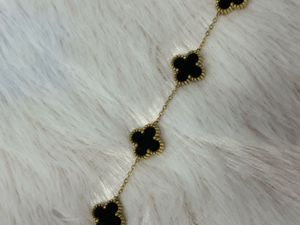 ✨Royal Noir Clover Charm Bracelet✨