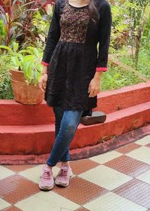 Embroidered Black Tunic 🖤