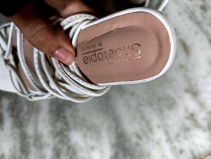 Shoetopia White Tie Up / Tied Platform Heels 🤍